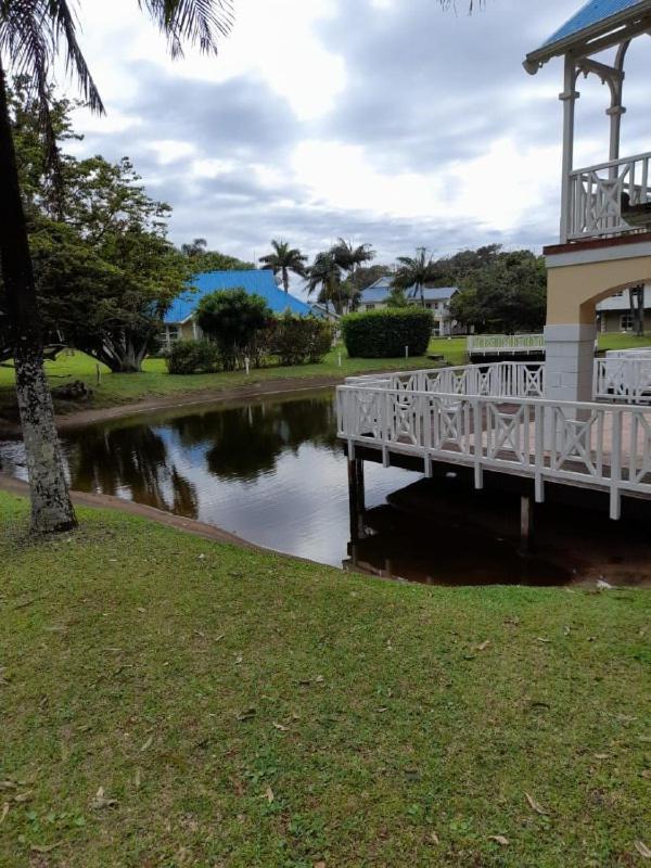 19 Montego Bay Caribbean Estate Apartment Port Edward Exterior photo